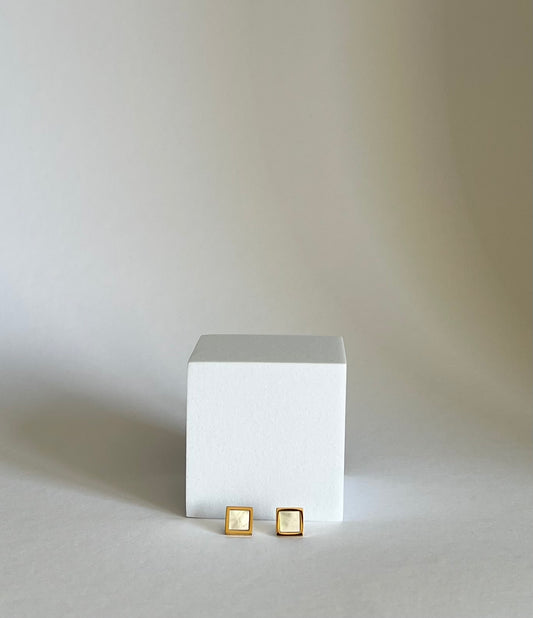 Lima White Earrings